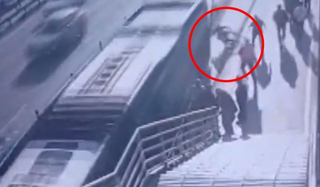 İstanbul’da Metrobüs Yolunda Faciâ: Tekerlekli Sandalyeli Vatandaş Hayatını Kaybetti