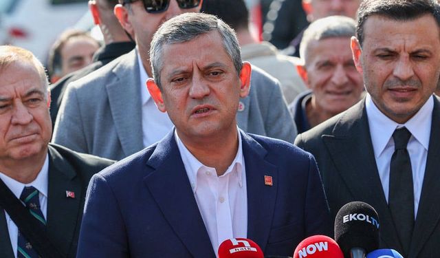 Özgür Özel'den Gürsel Tekin'e: Kayyuma bir kum bahçesi yapalım kumda oynasın