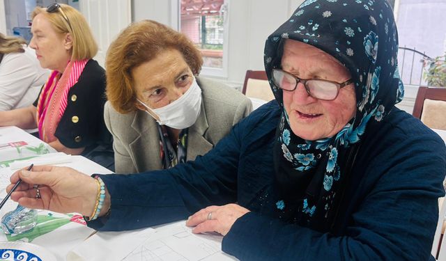 Sarıyer’in büyükleri sanatla sosyalleşiyor