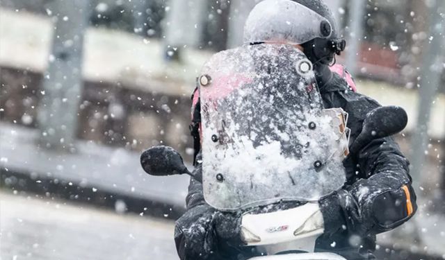 Kuryeler kontak kapattı; İstanbul Valiliği'nden kuryelere ve ağır araçlara kar yasağı