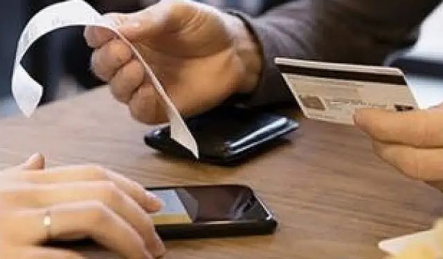 Restoranlarda zorunlu servis ve masa ücretine son