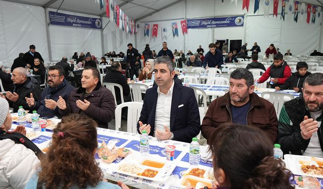 Kartallılar ilk iftarı birlik içinde yaptı