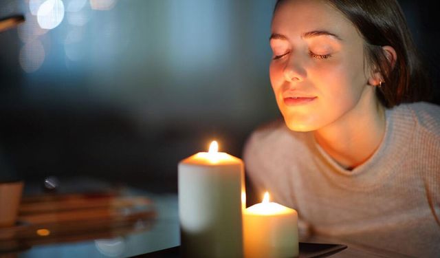 Mum Yakmak Beyni Nasıl Etkiliyor? Yeni Araştırmalar Çarpıcı Gerçekleri Ortaya Koydu