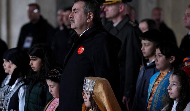 23 Nisan coşkusu Anıtkabir’de: Bakan Tekin ve öğrenciler Ata’nın huzurunda