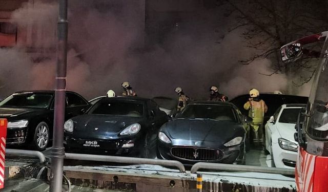 Lüks araçlar küle döndü; Beşiktaş'ta araç kiralama şirketinde yangın