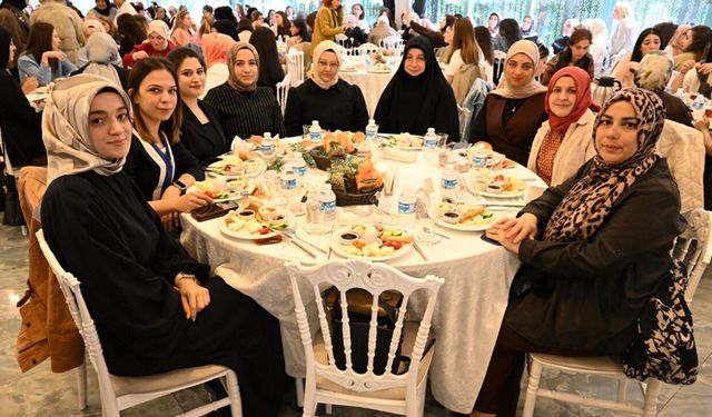 Gaziosmanpaşa Belediyesi Anne Personellerini Unutmadı