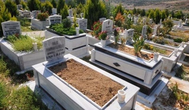 KARTAL'DA MEZARLIKLARA ÜCRETSİZ ULAŞIM HİZMETİ