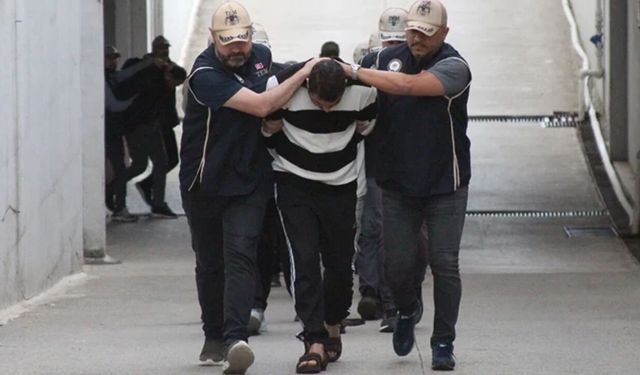 MİT ve Suriye İstihbaratından Ortak Operasyon: Kırmızı Bültenle Aranan 10 DEAŞ'lı Terörist Yakalandı!