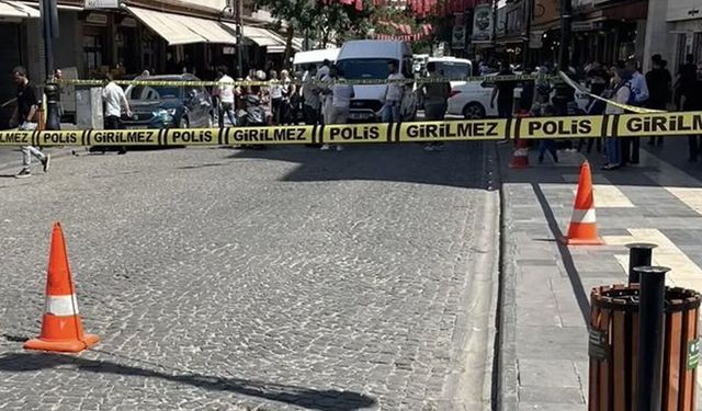 Koç Grubu'na Ait Banka Şubesine Silahlı Saldırı: Diyarbakır'da Yapı Kredi Hedef Alındı!