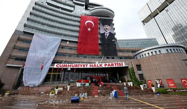 SON DAKİKA | CHP'deki Kürsü Krizinde Flaş Gelişme: Kılıçdaroğlu Meclis'ten Vazgeçti, Adres Genel Merkez!