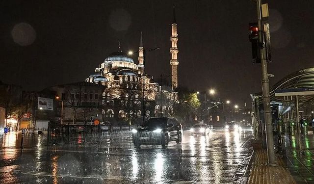 AKOM'dan İstanbul İçin Kritik Uyarı: Sağanak Yağış ve Fırtına İçin Saat Verildi!