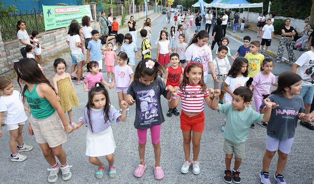 Küçükçekmece'de 'Sokakta Oyun Var' Etkinlikleri Renkli Görüntülerle Başladı