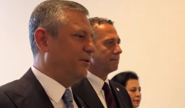 Özgür Özel'den Siyasi Tarih Çıkışı: "Kurulduğunda Ana Muhalefet Partisi Olabilen Başka Parti Yok"