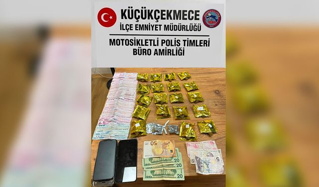 Atakent'te Hareketli Anlar: Yunus Polislerinden Şüpheli Araca 'Zula' Operasyonu