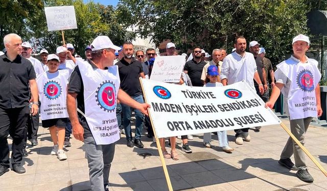 Doruk Maden İşçilerinin TBMM Yürüyüşüne Polis Engeli: "Buradakiler Hırsız Değil, Maden İşçisi!"