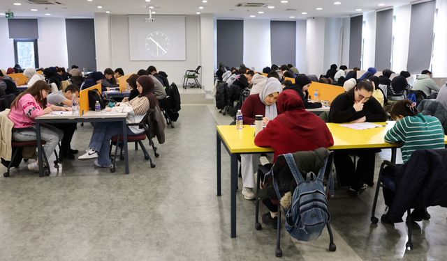Küçükçekmeceli Gençlere Ücretsiz YKS Eğitimleri