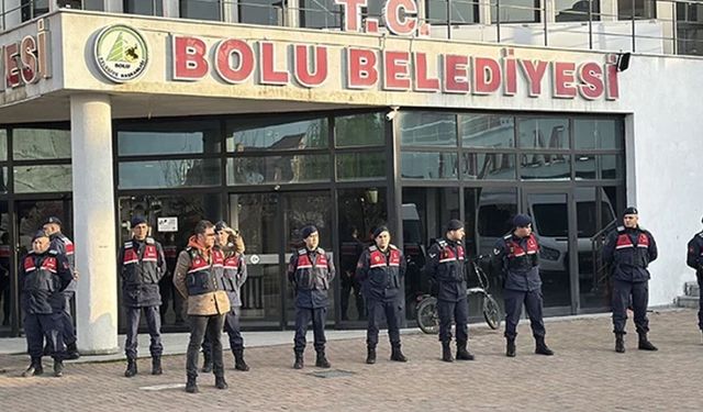 Bolu Belediyesi'ne 'Çöp İhalesi' Operasyonu: 34 Milyonluk Usulsüzlük İddiasıyla 22 Gözaltı Kararı