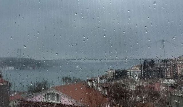 Meteoroloji ve AKOM’dan Peş Peşe Uyarılar: Sonbahar Yağışları Geliyor, Şemsiye ve Montsuz Dışarı Çıkmayın!