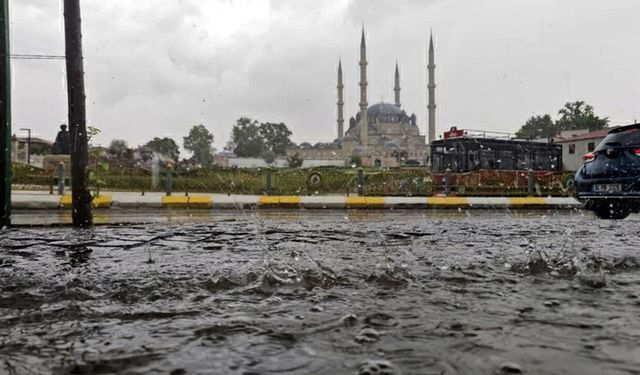 Meteoroloji'den Marmara İçin Sarı Kodlu Uyarı: Yarın Sabah Başlıyor, İstanbul Dahil 6 İle Kuvvetli Yağış Geliyor!