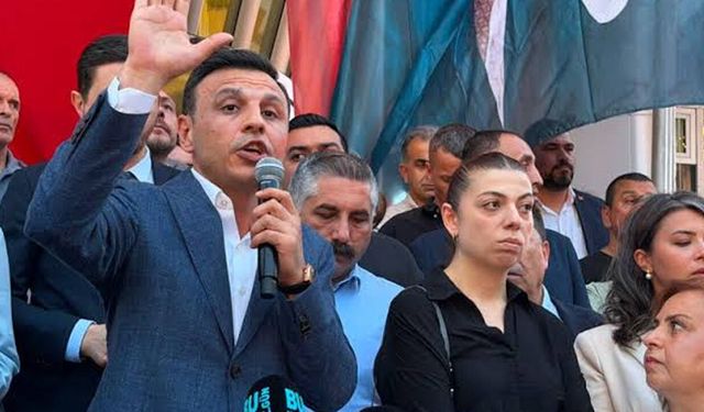 Özgür Çelik'ten Üsküdar İddiası: "Transfer Edilen Meclis Üyeleri Otelde Kampta Tutuldu, Başlarına Polis Dikildi"