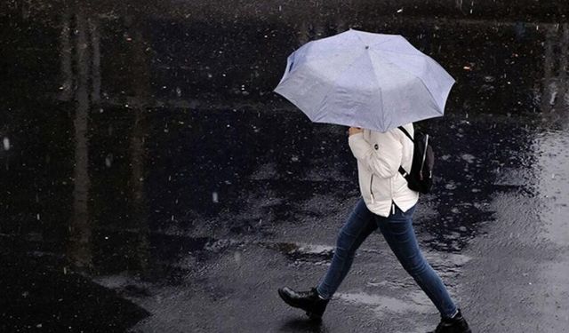 Meteoroloji'den 3 İle Sarı Kodlu 'Kuvvetli Yağış' Uyarısı: Sıcaklıklar Mevsim Normallerinin Altında Seyredecek!