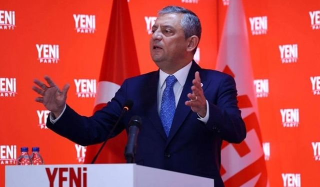 Özgür Özel’den Sert Cemil Tugay Tepkisi: "Bu Haysiyetsizliği Yapacağını Bilsem Selam Vermem!"