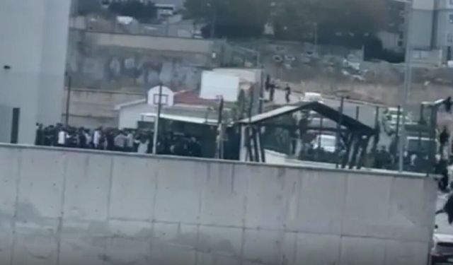 SON DAKİKA | Esenyurt’ta Lisede Öğrenciler Arasında Kavga: Olay Yerine Polis ve Sağlık Ekipleri Sevk Edildi!