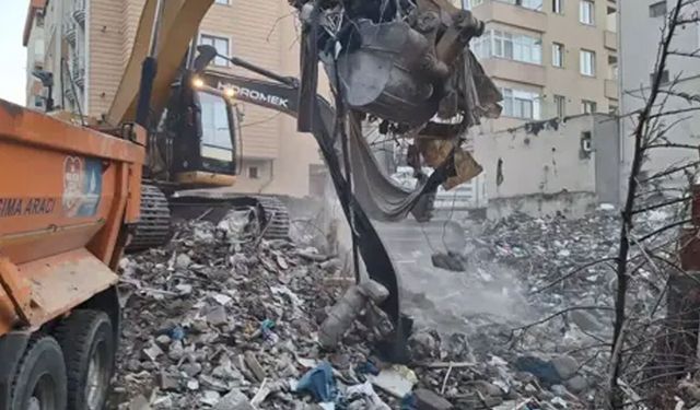 SON DAKİKA | Maltepe’deki Bina Felaketinde Arama Kurtarma Sona Erdi: Can Kaybı 5'e Yükseldi!
