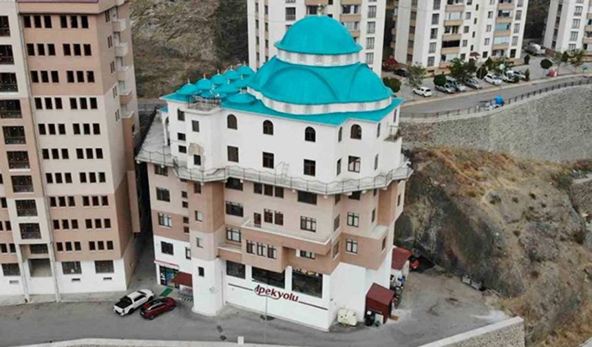 Gümüşhane'deki apartman camii sosyal medyayı salladı