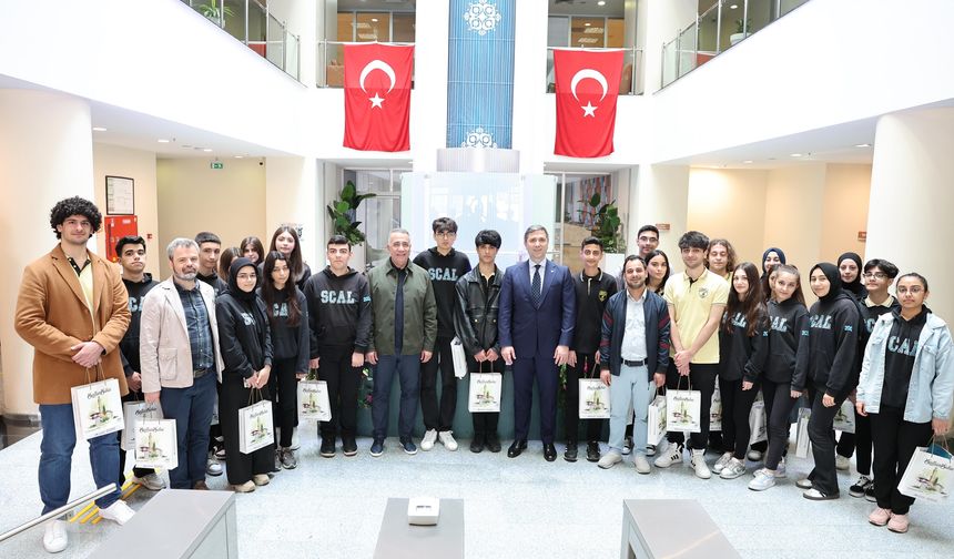 Sultangazi Belediye Başkanı Abdurrahman Dursun, Gençlerin Sorunlarını Dinledi!