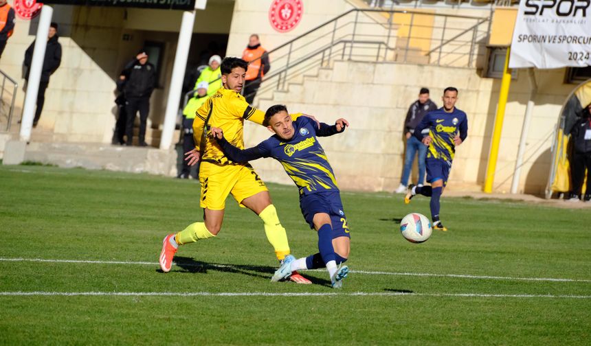 Lider Küçükçekmece Sinopspor 3 puanı 3 golle aldı