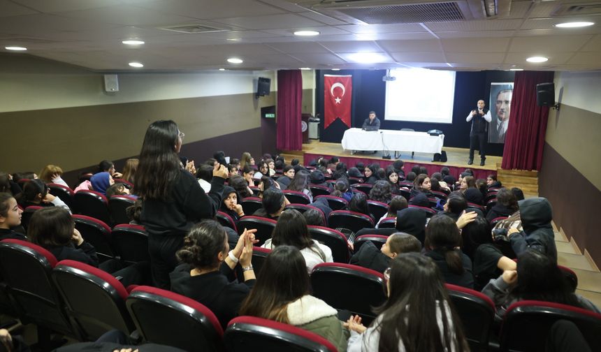 Bakırköy belediyesi gençleri afetlere karşı bilinçlendiriyor