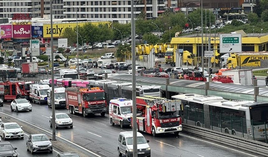 Metrobüs faciası: 1 ölü, 20 yaralı