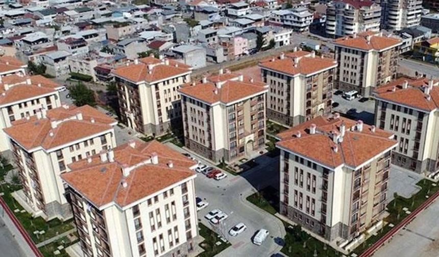Türkiye'de kiralar yüzde bin arttı; Maaşın yarısı kiraya gidiyor