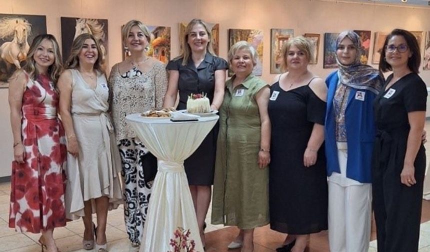 “Alice Renklerin Diyarında” Sergisi Atakent’te Sanatseverlerle Buluştu