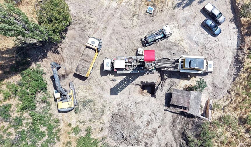 Deprem bölgesi Kahramanmaraş'ta içme suyu tankerlerle veriliyor