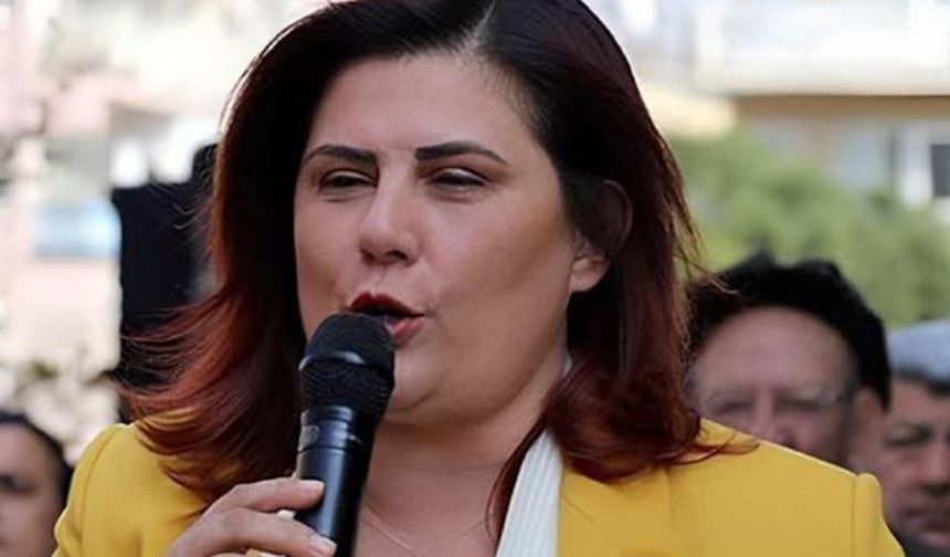 AK Parti'ye geçen Özlem Çerçioğlu, partilileriyle buluştu
