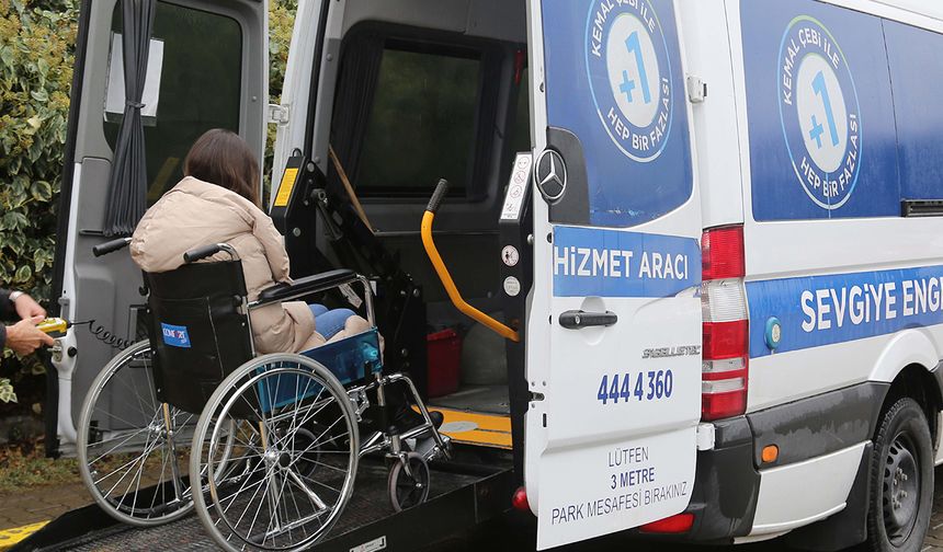 Küçükçekmece’de ücretsiz ulaşım hizmeti devam ediyor
