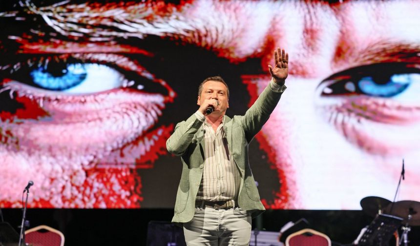 Silivri’de 30 Ağustos Coşkusu: “Ayırmak İsteyenlere İnat Biriz!”