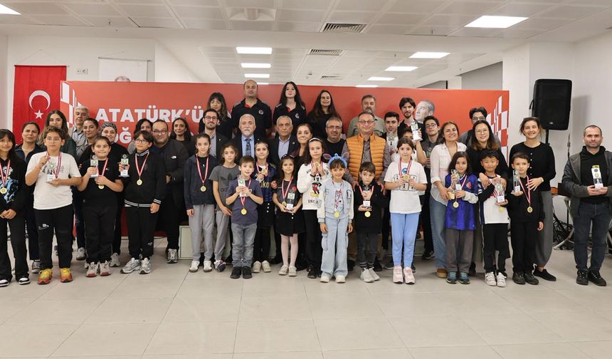 Sarıyer'de Atatürk’ün gençlerinden özel satranç turnuvası