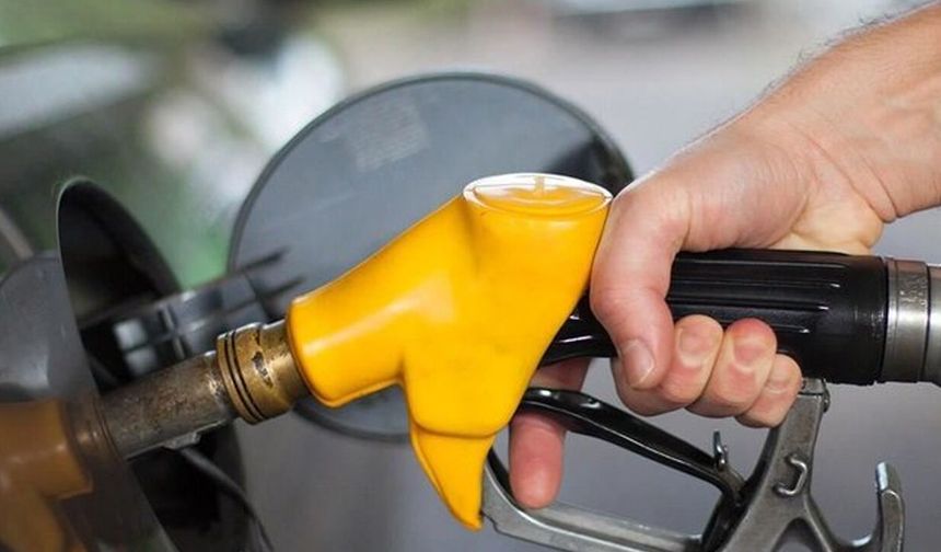 Akaryakıtta zam yağmuru sürüyor: Benzinde dev artış!