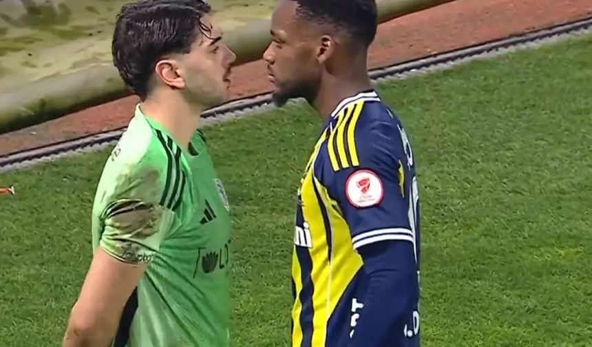 Beyoğlu Yeni Çarşı'nın 20 yaşındaki kalecisi Beytullah Sosyal Medyanın Gündeminde