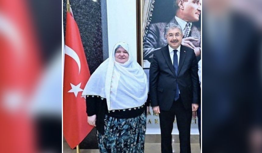 AK Partili Başkanın Kıyafetini Hedef Alan İsim Tutuklandı: Zeynep Güneş'ten 'Sivil Anayasa' Çağrısı