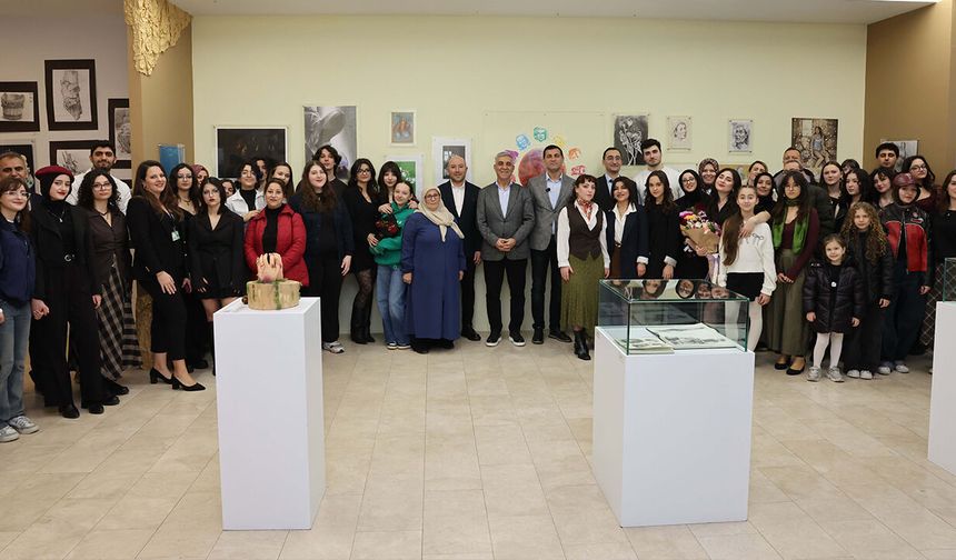 Küçükçekmeceli Geleceğin Sanatçılarından ‘Kabuk’ Sergisi