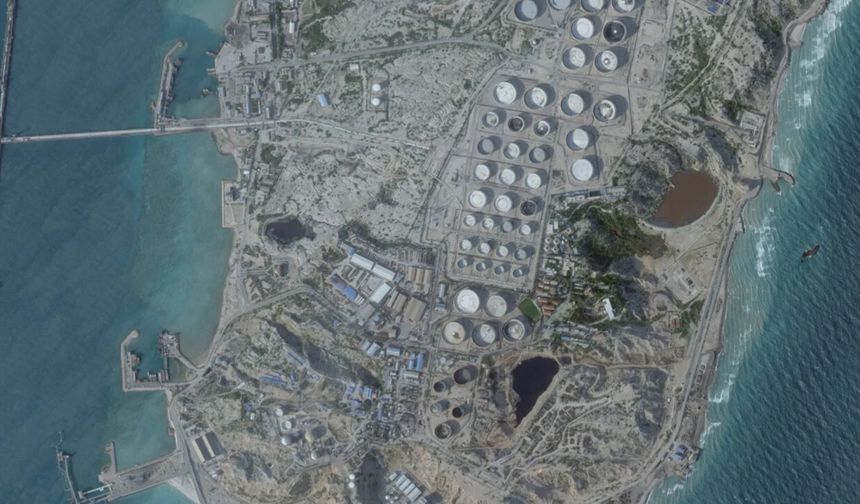 Trump Hark Adası'nı Vurdu, İran 'Kül Ederiz' Dedi!