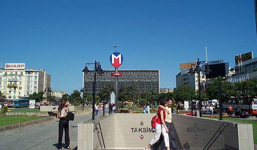 Taksim’de ulaşım durduruldu: M2 metrosu ve füniküler hattı kapatıldı