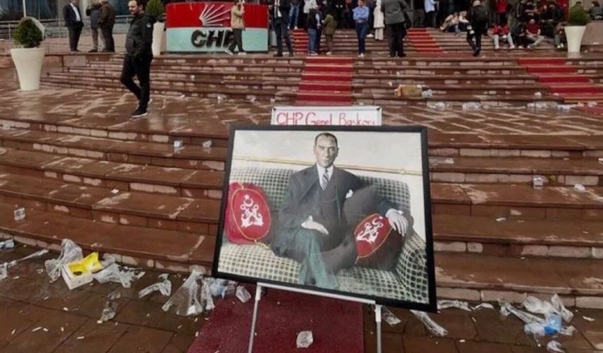 CHP Genel Merkezi'nde Gazlı Müdahale ve Ağır Tahribat