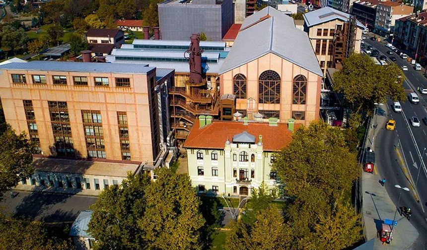 İstanbul Bilgi Üniversitesi Kapatıldı: Mezuniyete İki Hafta Kala Öğrenciler Büyük Şok Yaşıyor!