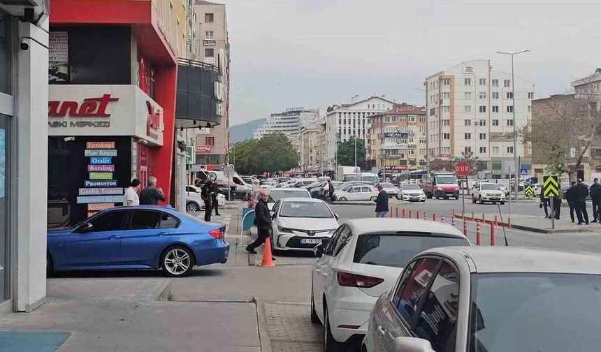 Malatya'da 5.6 Büyüklüğünde Deprem: Ortaokulda Yaşanan Panik Anları Kamerada!