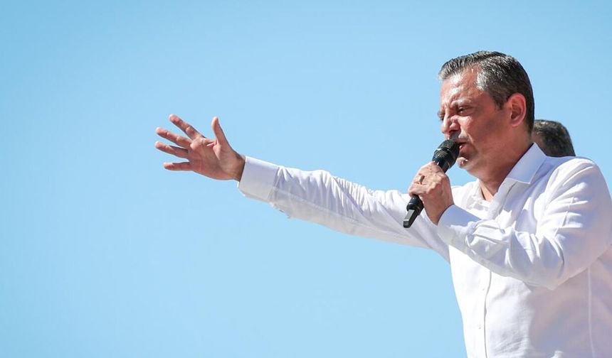 Rize’de Demokrasi ve Çay Coşkusu: Özgür Özel’den "Karıncanın Arkadaşı Var" Çıkışı